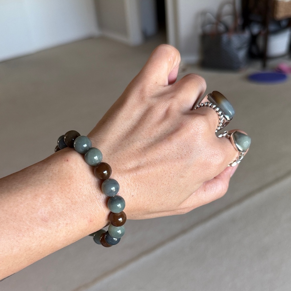 Loulan Tri-color Hetian Jade Beaded Bracelet 10mm - Picture 4 of 8